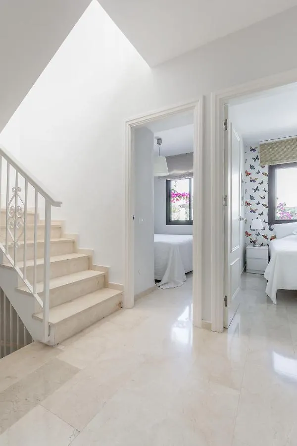 Charming Beachside Townhouse In San Pedro A Lovely Retreat Steps From The Shore Marbella 0*,